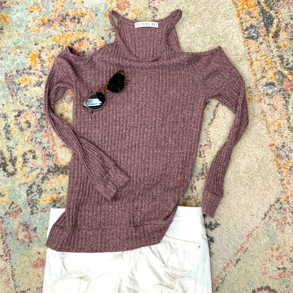 Shoulder cut out sweater. Form fitting and soft!